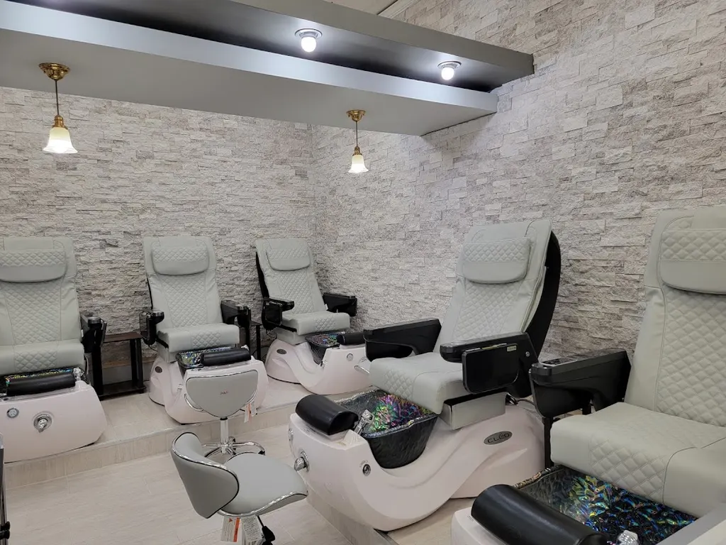 Days by Nails — Nail salon in East Hanover